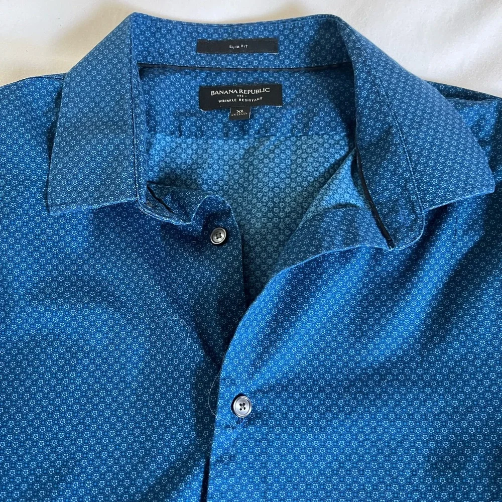 Banana Republic Blue Button-Down Shirt Size XL